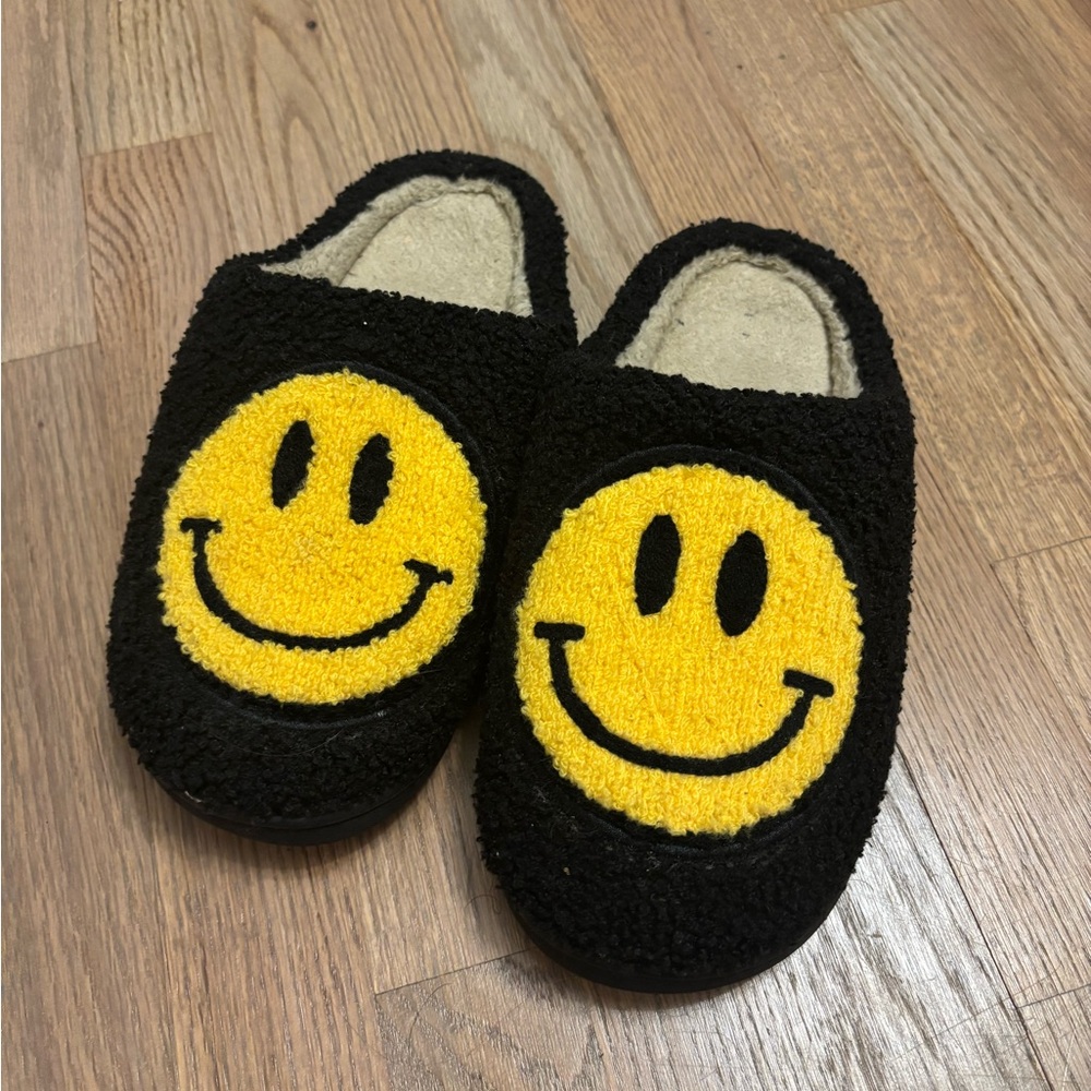 Smiley Face Slippers Black Yellow Slip On 41-42